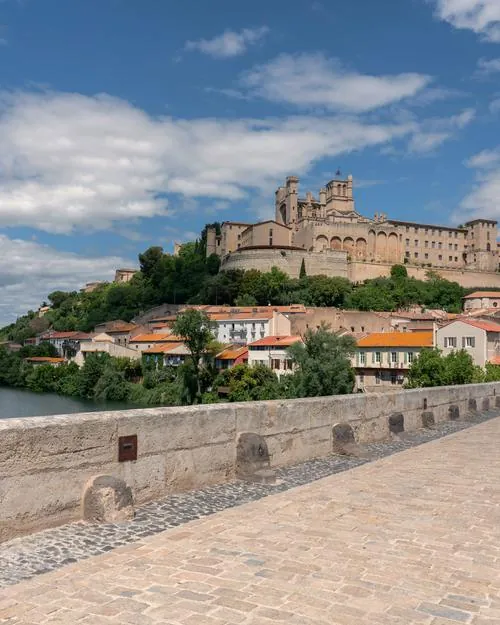 Conciergerie à Boujan-sur-Libron et ses environs