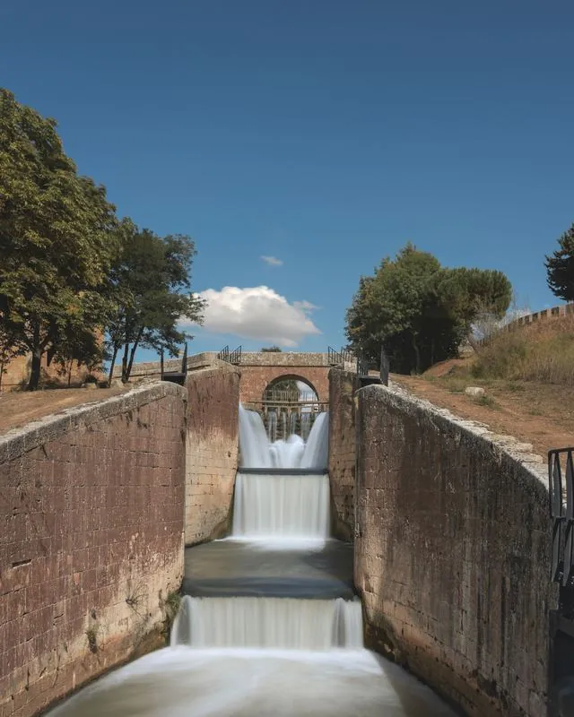 Les écluses de Fonseranes sur le Canal du Midi, Béziers